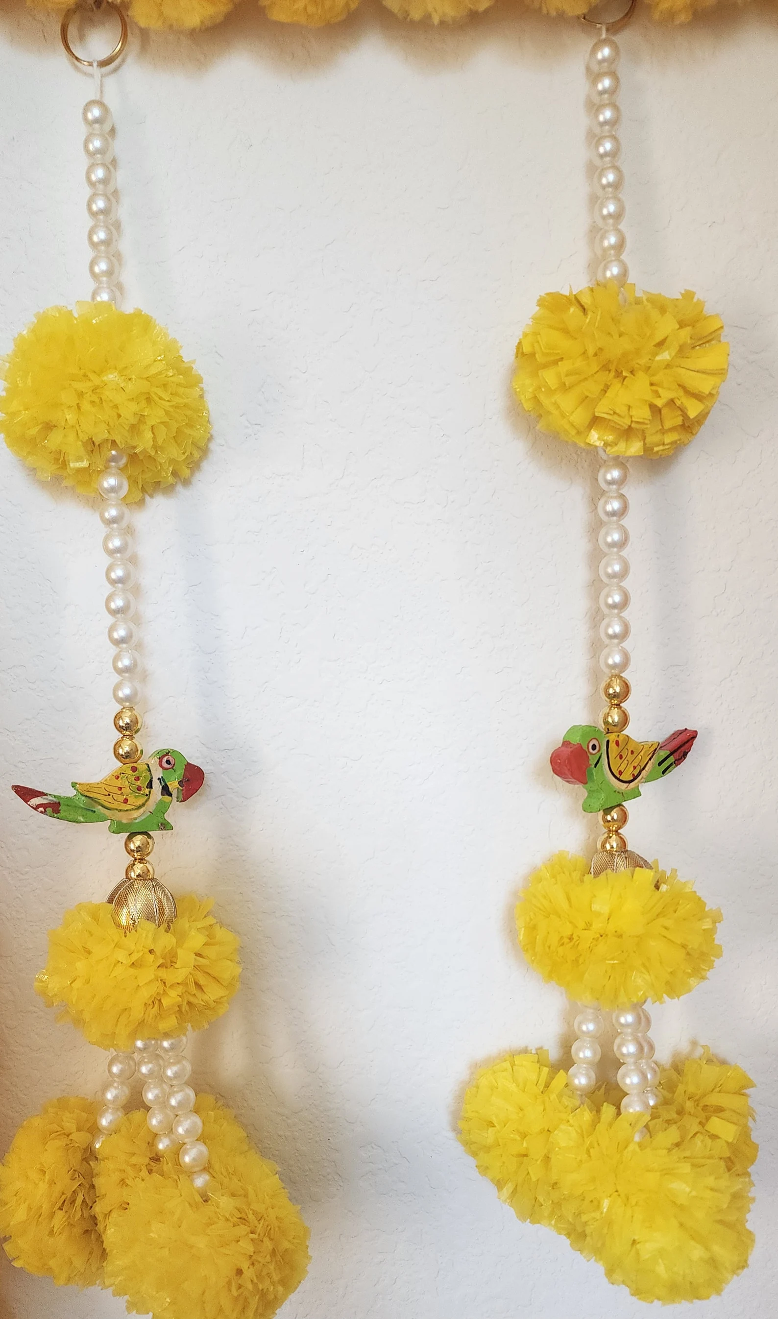 Parrot Genda Flower Hanging