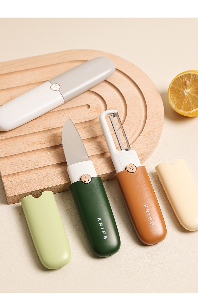 Knife With Peelar